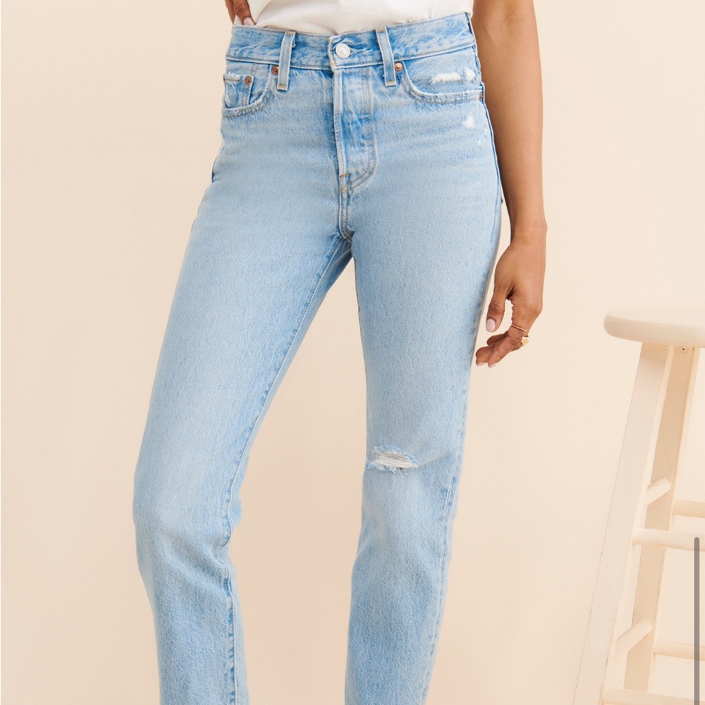 Levi’s Wedgie Straight Jeans Light Wash